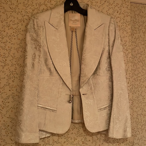Tracey Reece Suit - Picture 3 of 7